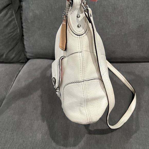 Coach Leather Hobo Shoulder Bag #22423 - Picture 6 of 12